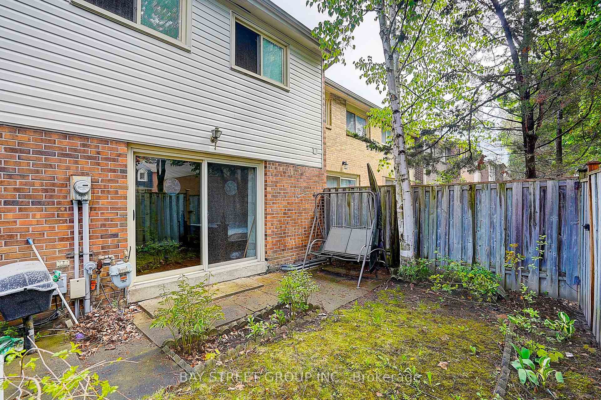 4 Bedrooms Condo at 270 Timberbank, Toronto For sale