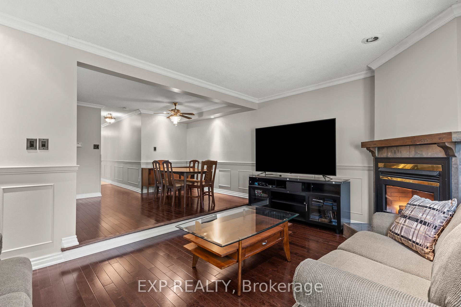 3 Bedrooms Condo at 2205 South Millway, Mississauga For sale