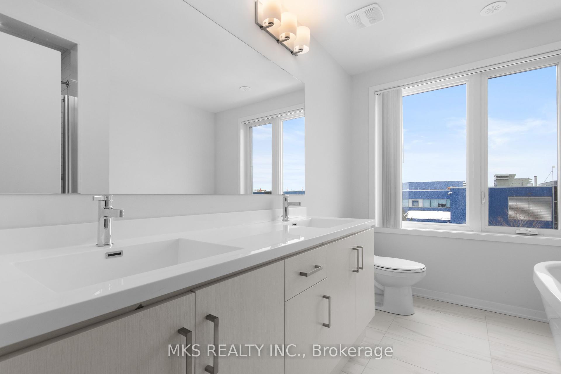 3 Bedrooms Condo at 23 Mable Smith,  Vaughan For sale
