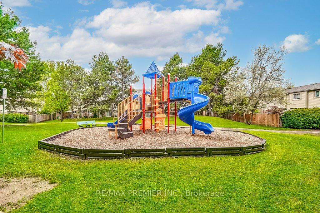 4 Bedrooms Condo at 2670 Battleford, Mississauga For sale