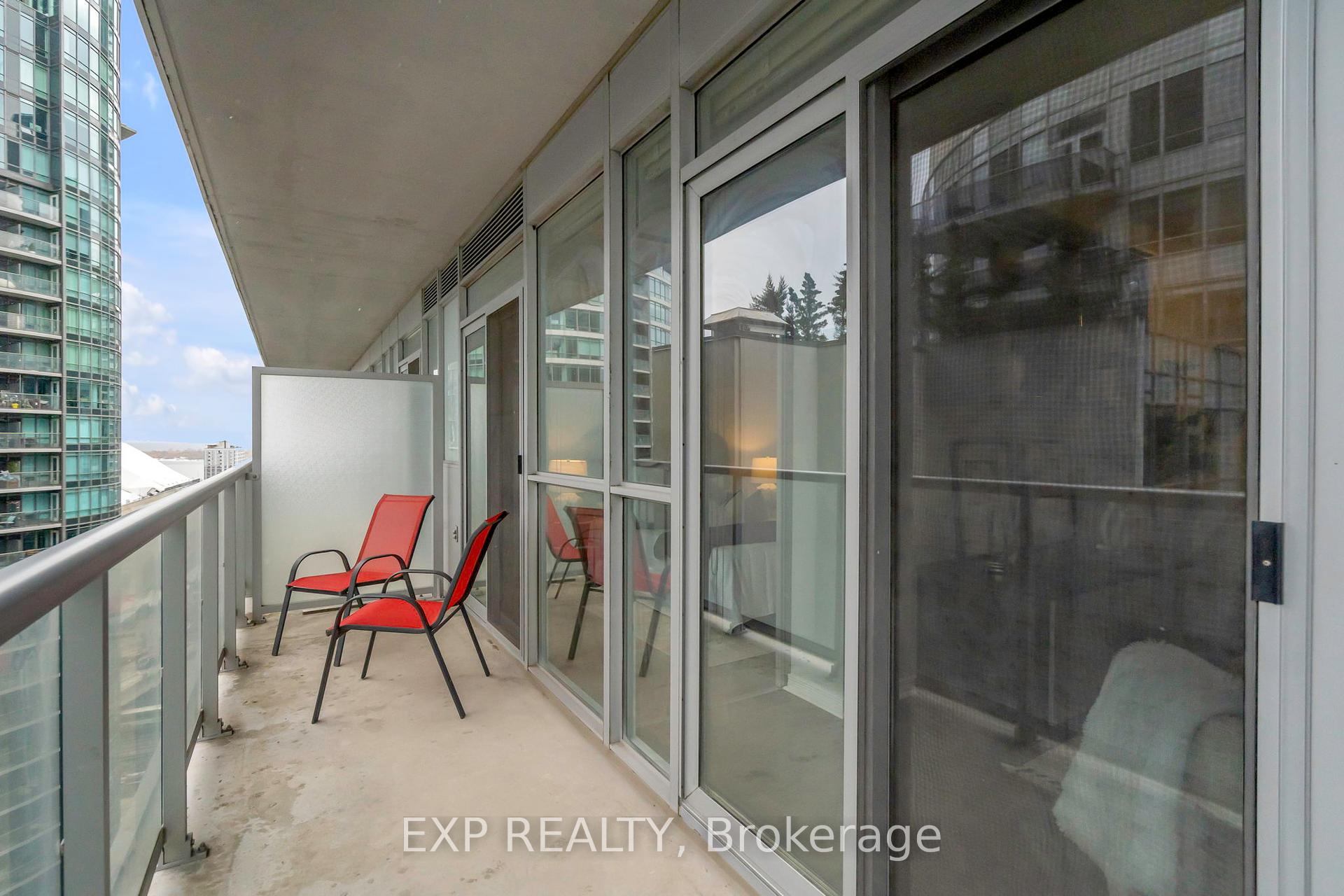 1 Bedroom Condo at 352 Front, Toronto For sale