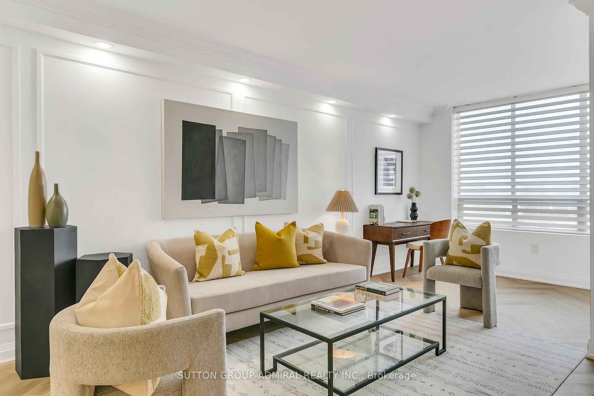 2 Bedrooms Condo at 7601 Bathurst, Vaughan For sale