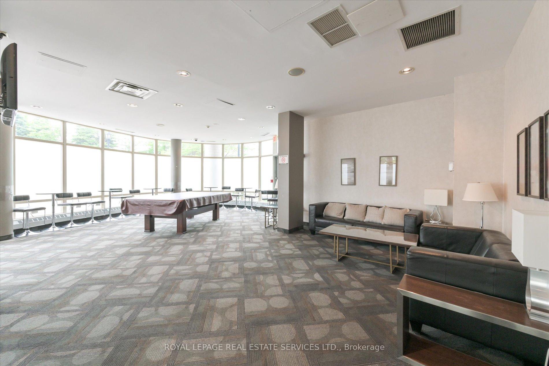 1 Bedroom Condo at 15 Windermere,  Toronto For sale
