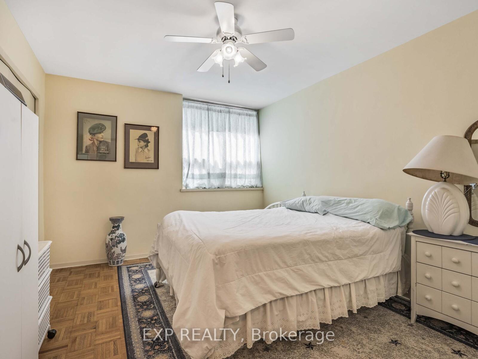 2 Bedrooms Co-op at 30 Gloucester, Toronto For sale