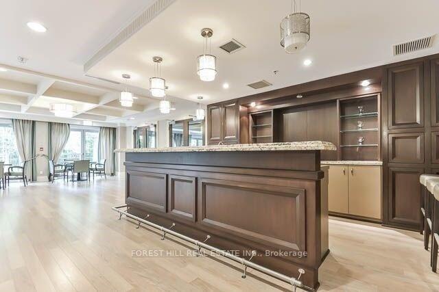 2 Bedrooms Condo at 10 Bloorview, Toronto For sale