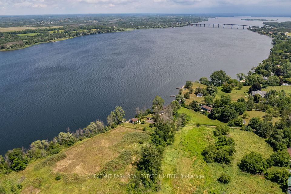 35 Narrows Lane, Prince Edward County, ON K0K 2T0
