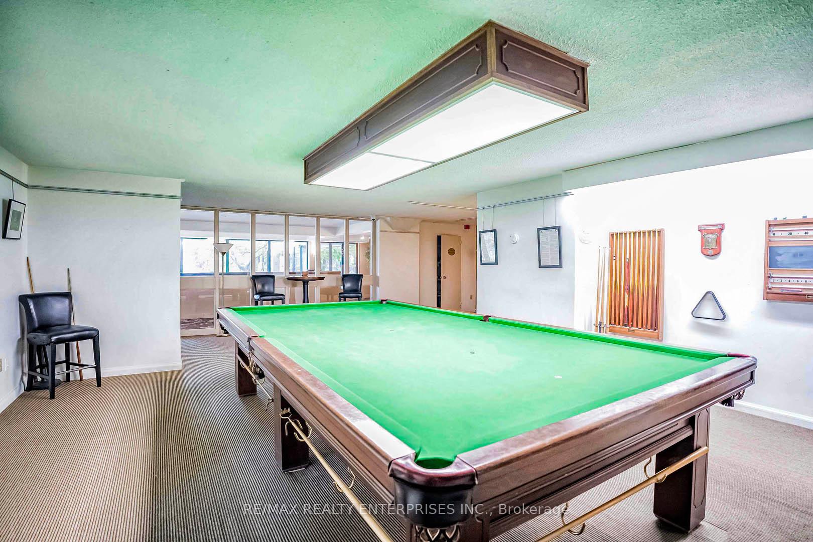 2 Bedrooms Condo at 1400 Dixie, Mississauga For sale