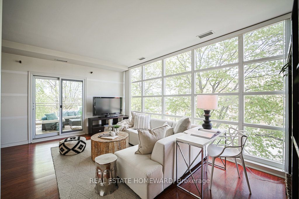 1 Leaside Park Drive, #209