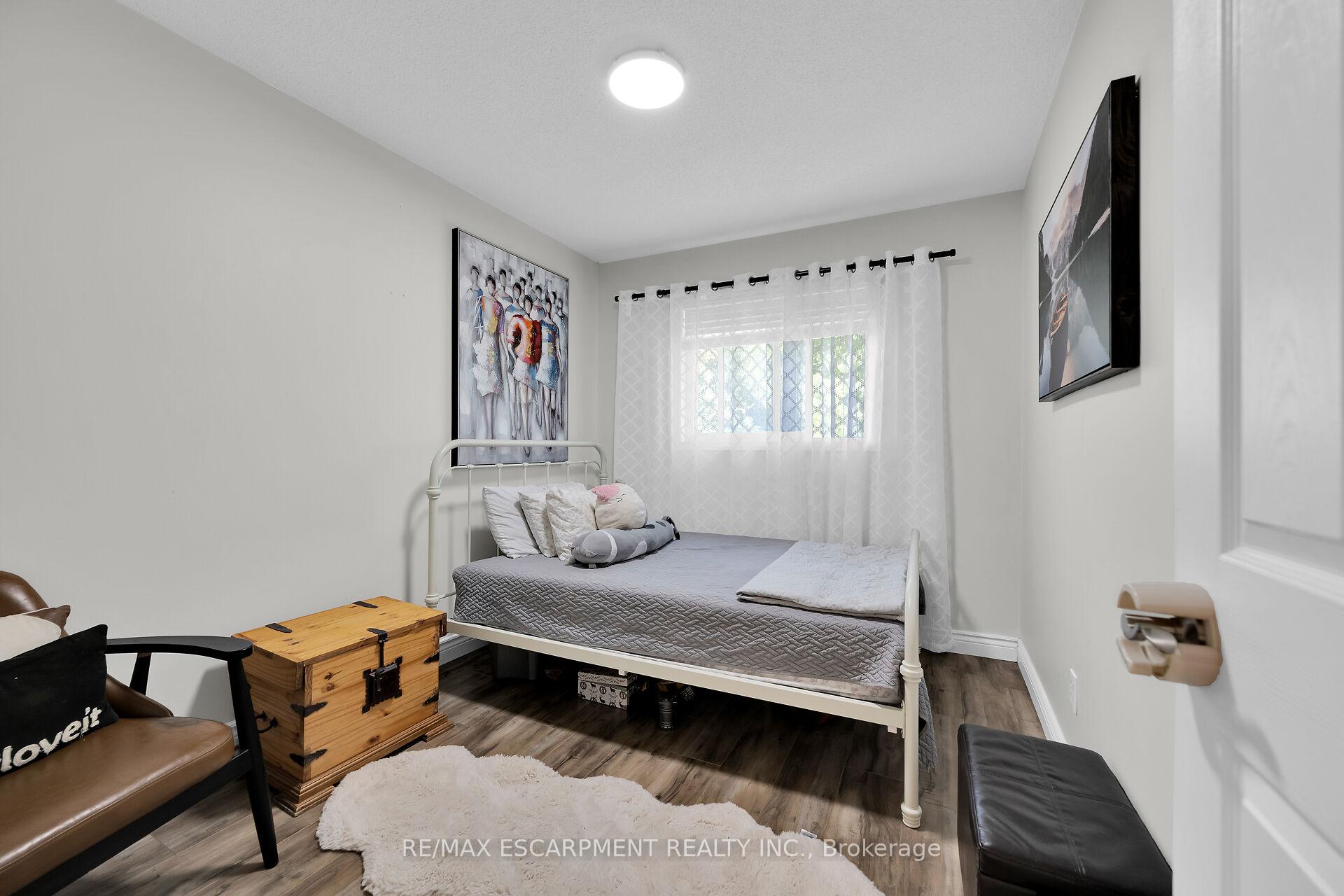 4 Bedrooms Condo at 134 Terni, Hamilton For sale