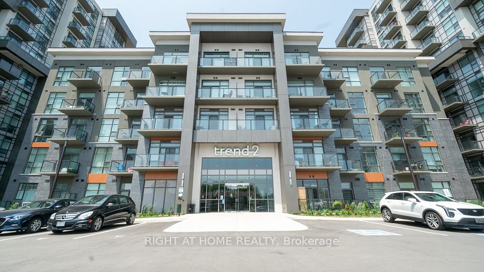 460 Dundas