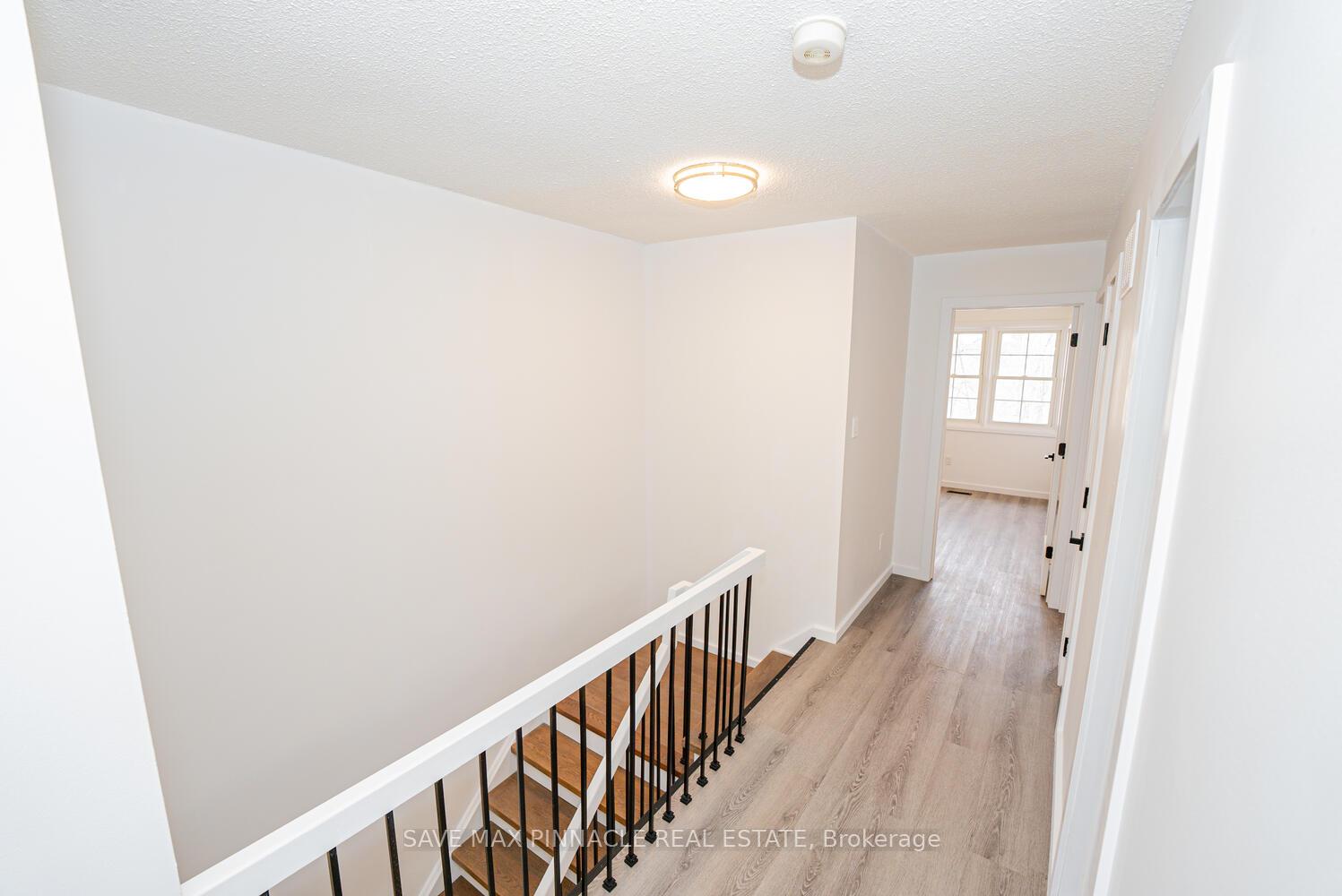 4 Bedrooms Condo at 2120 Rathburn,  Mississauga For sale
