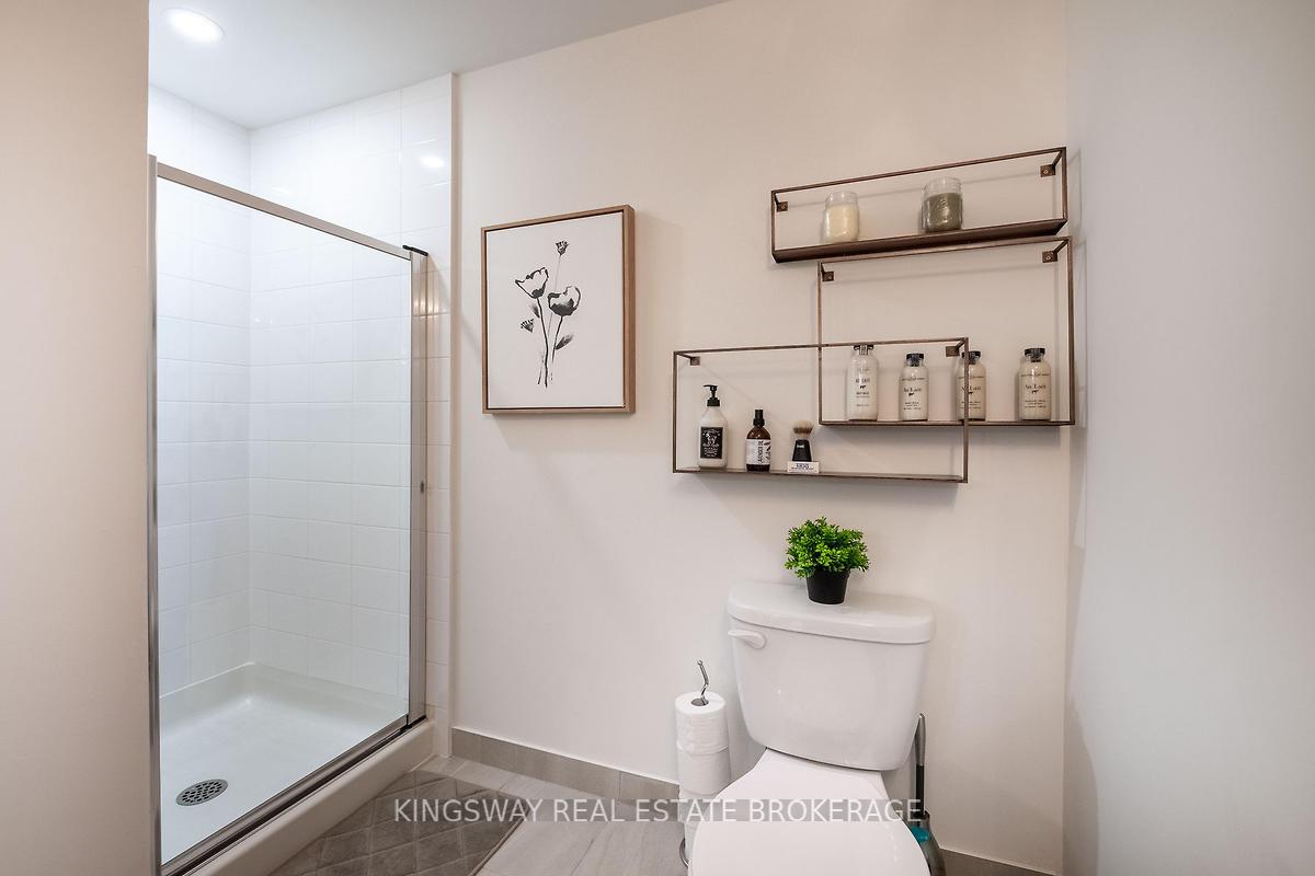 3 Bedrooms Condo at 70 Orchid Place,  Toronto For sale