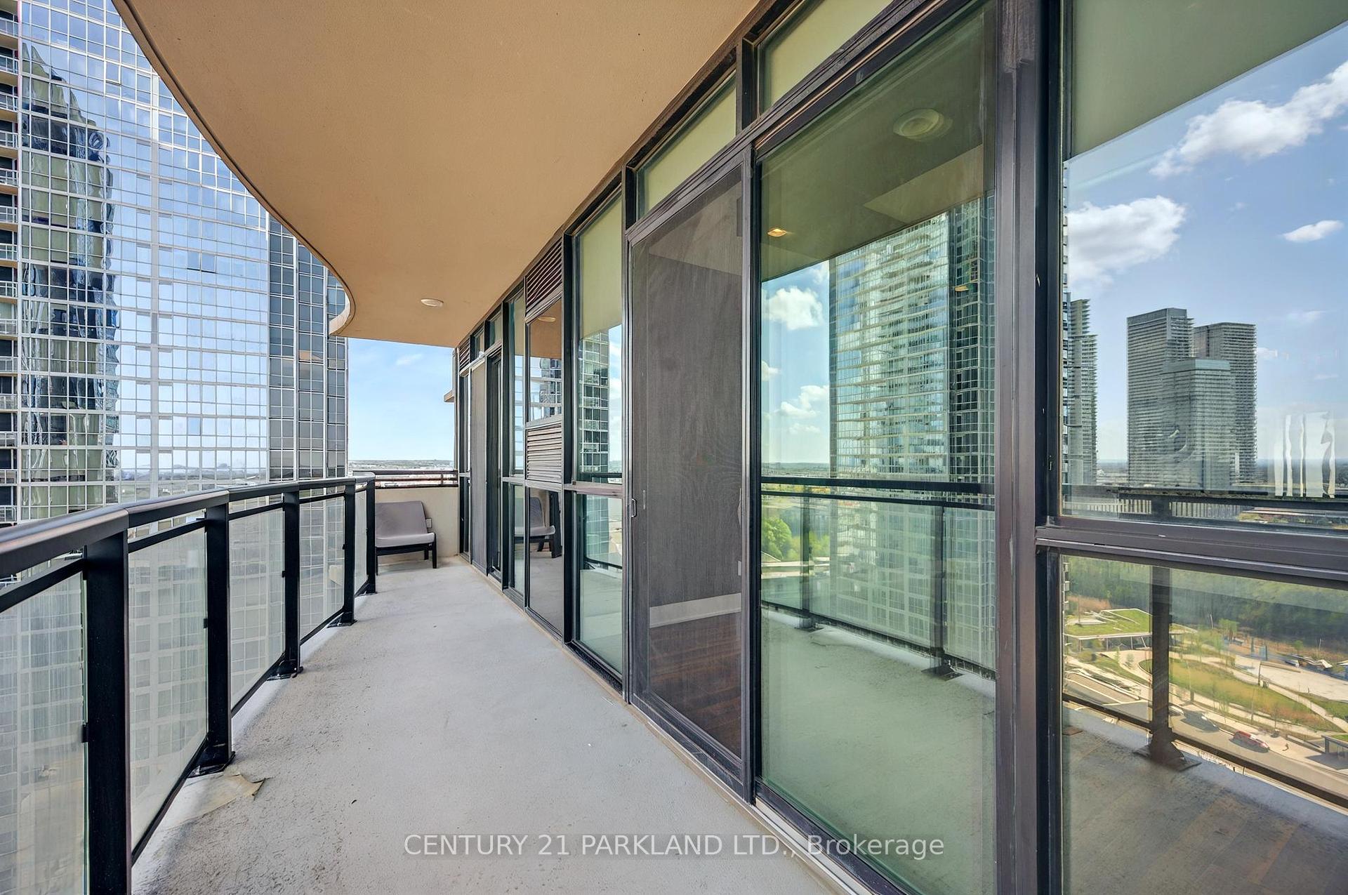 2 Bedrooms Condo at 2900 Highway 7, Vaughan For sale