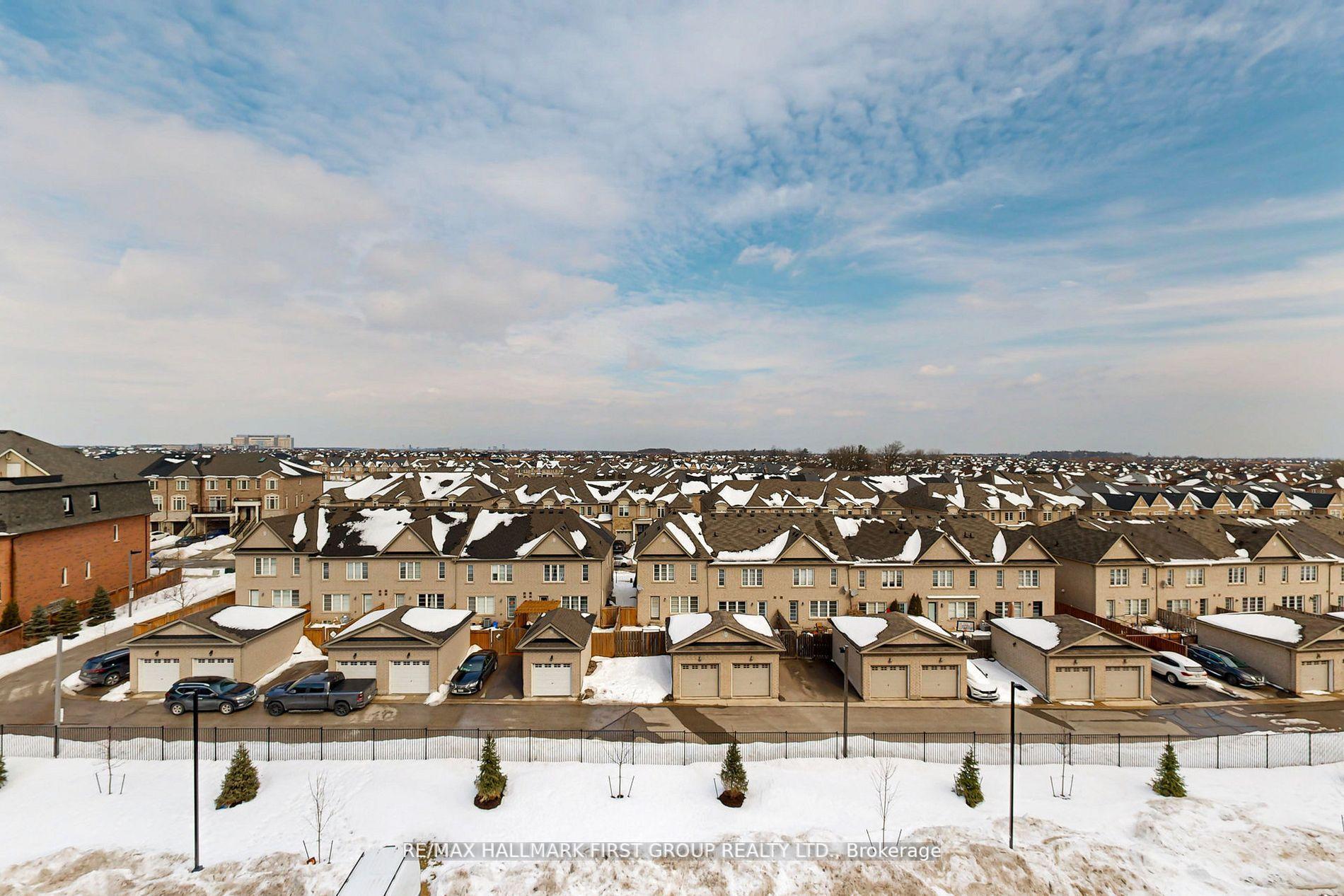 2 Bedrooms Condo at 2343 Khalsa, Oakville For sale