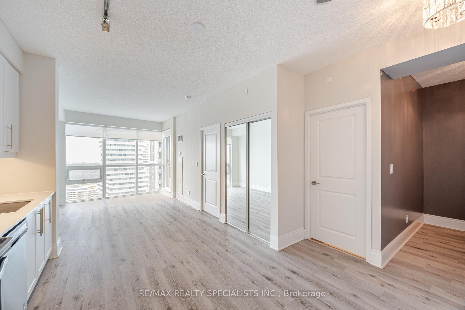 2 Bedrooms Condo at 510 Curran, Mississauga For sale