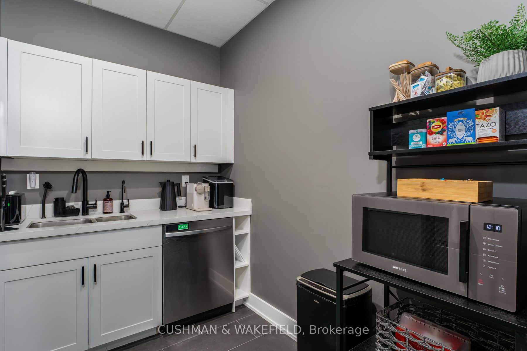 420 North Service Road E, #300
