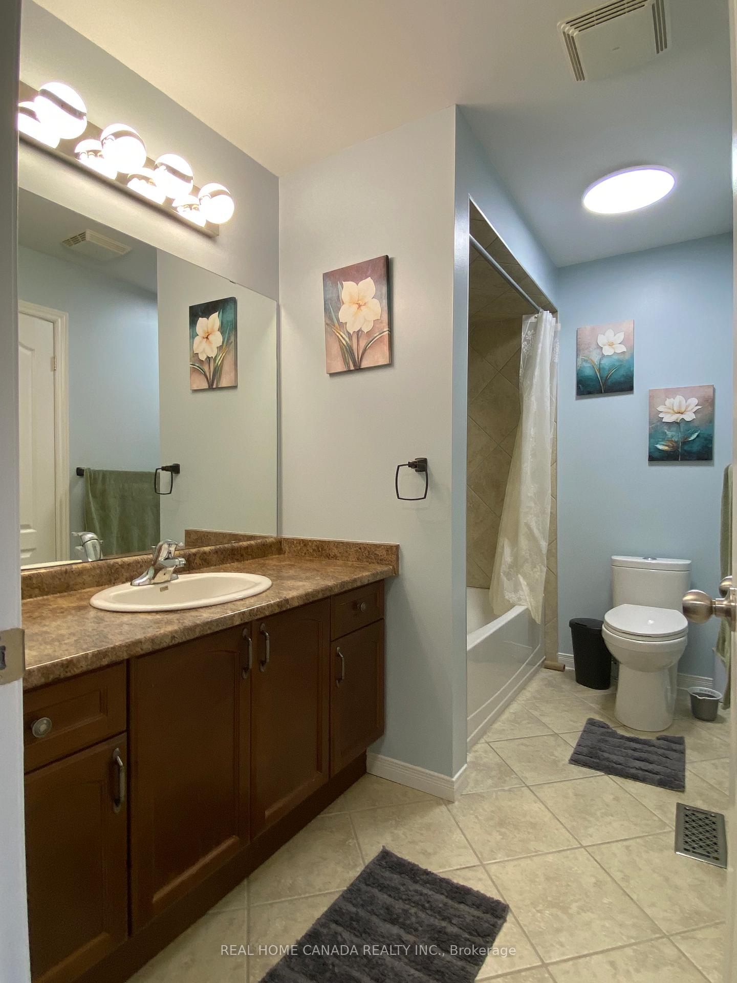 3 Bedrooms Condo at 370 Stonehenge,  Hamilton For sale