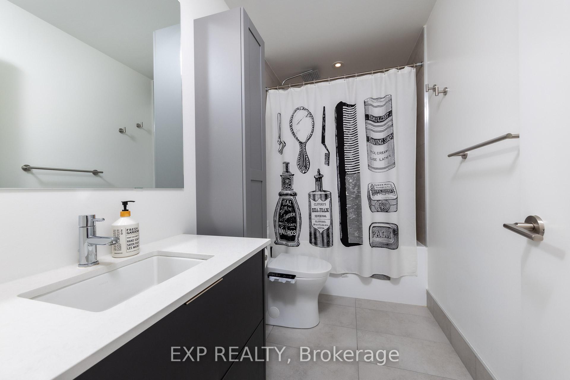 2 Bedrooms Condo at 495 Logan, Toronto For sale