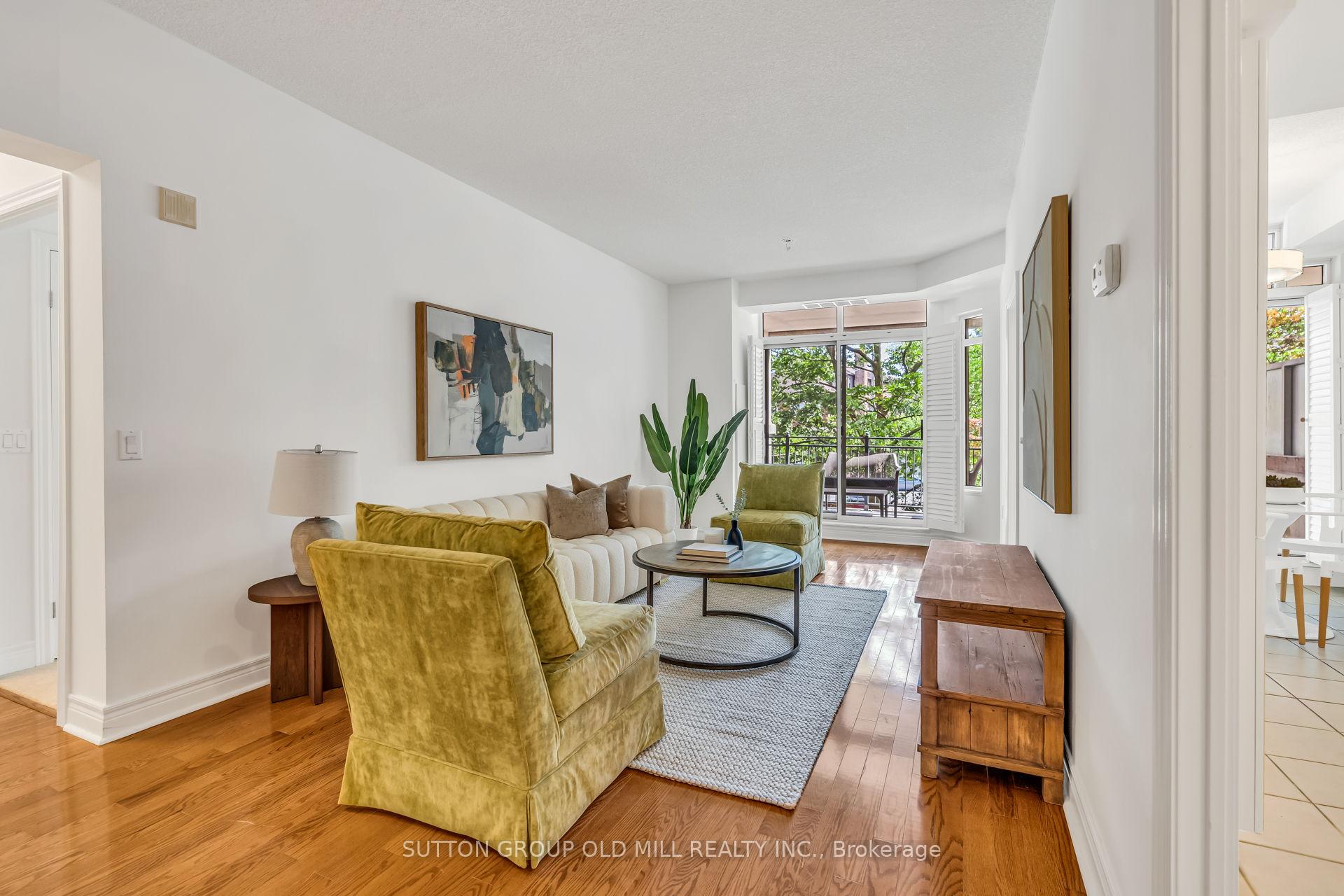 3 Bedrooms Condo at 10 Old Mill, Toronto For sale