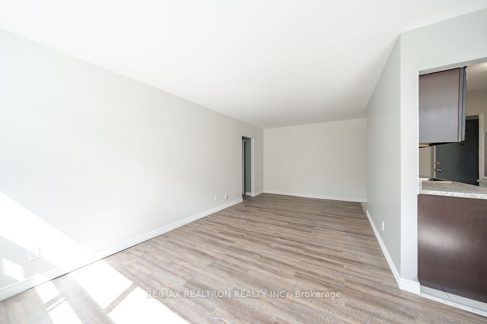 #2 - 799 Robinson Street, Burlington, ON L7R 1Z2