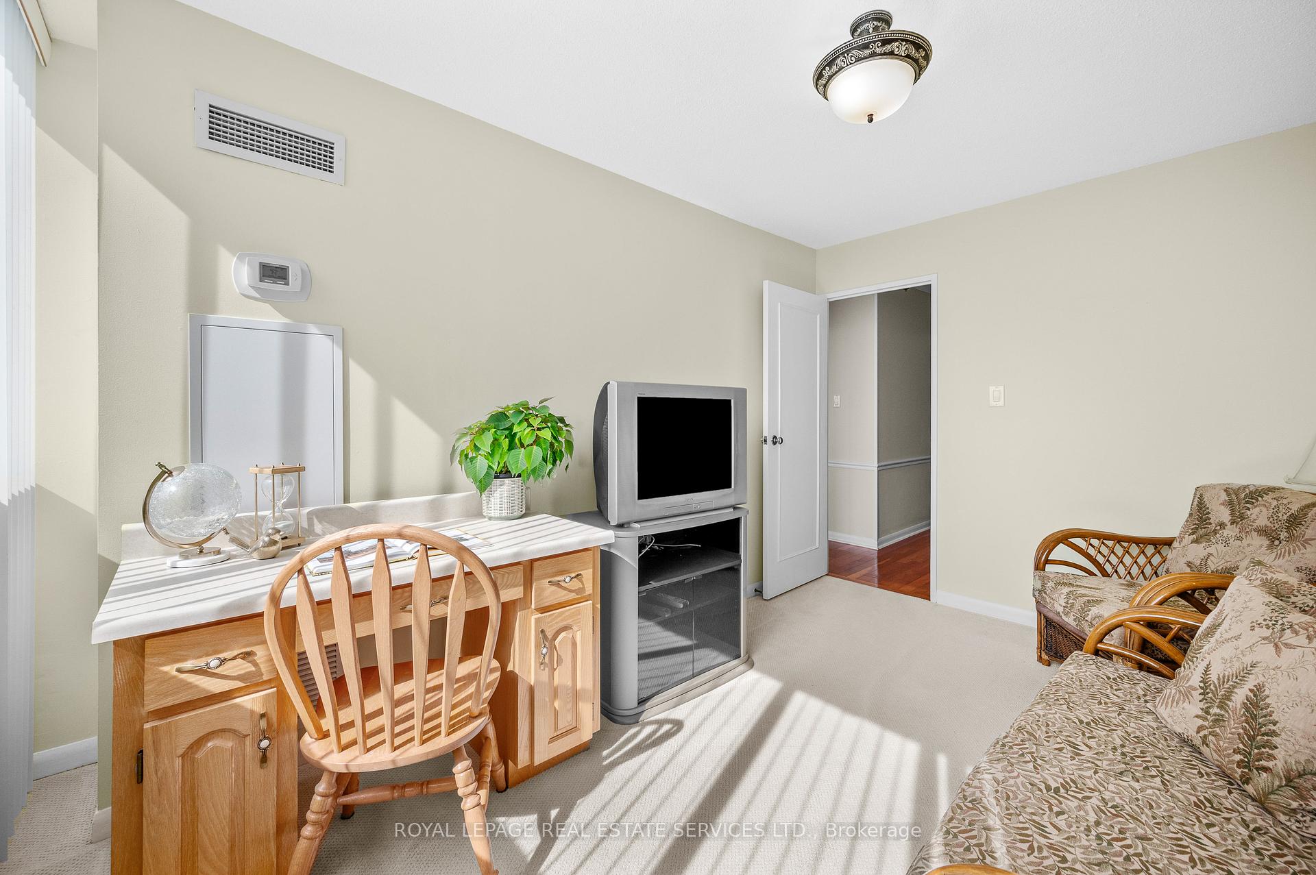 2 Bedrooms Condo at 2185 Marine,  Oakville For sale