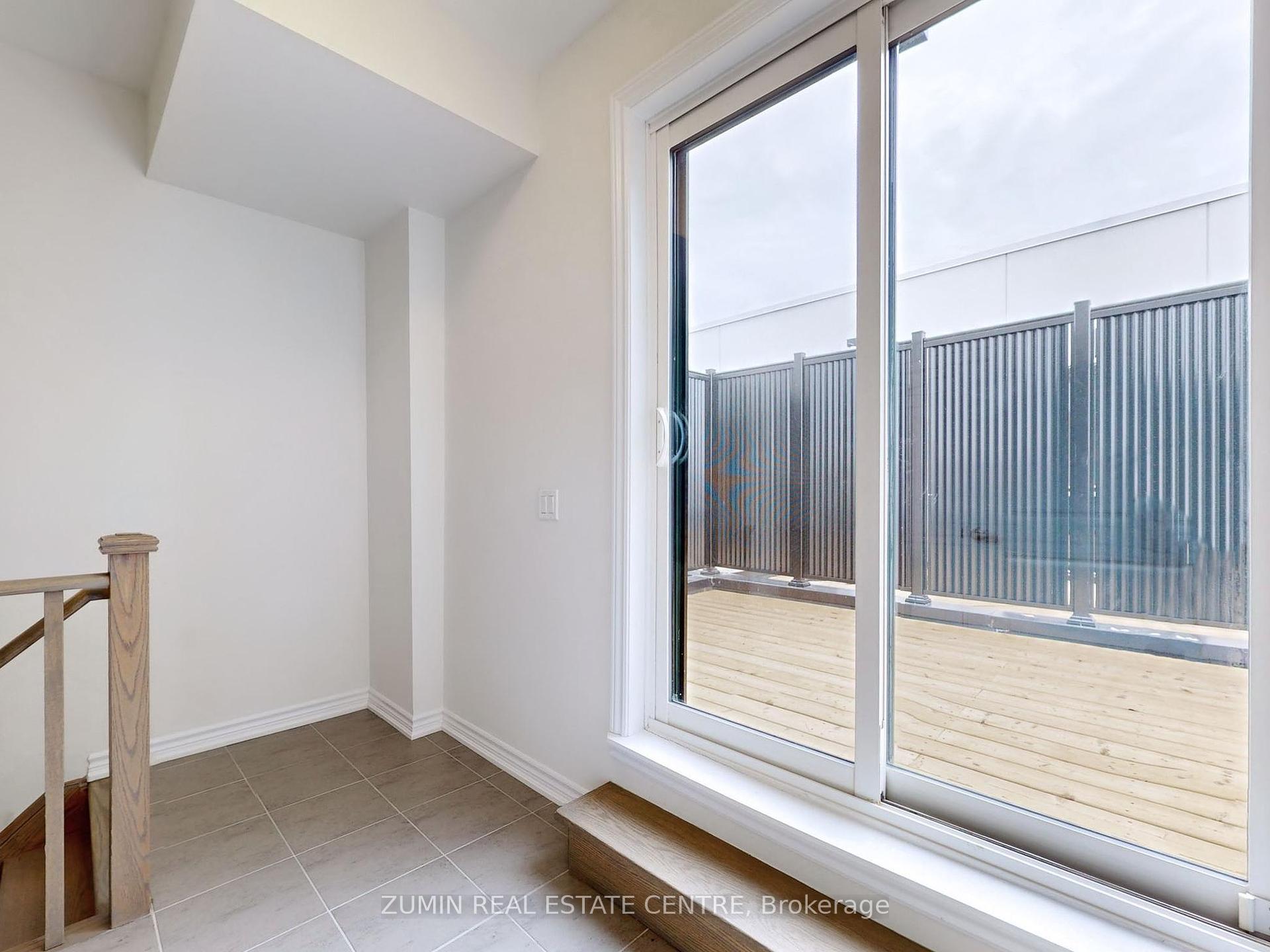 2 Bedrooms Condo at 349 Wheat Boom, Oakville For sale