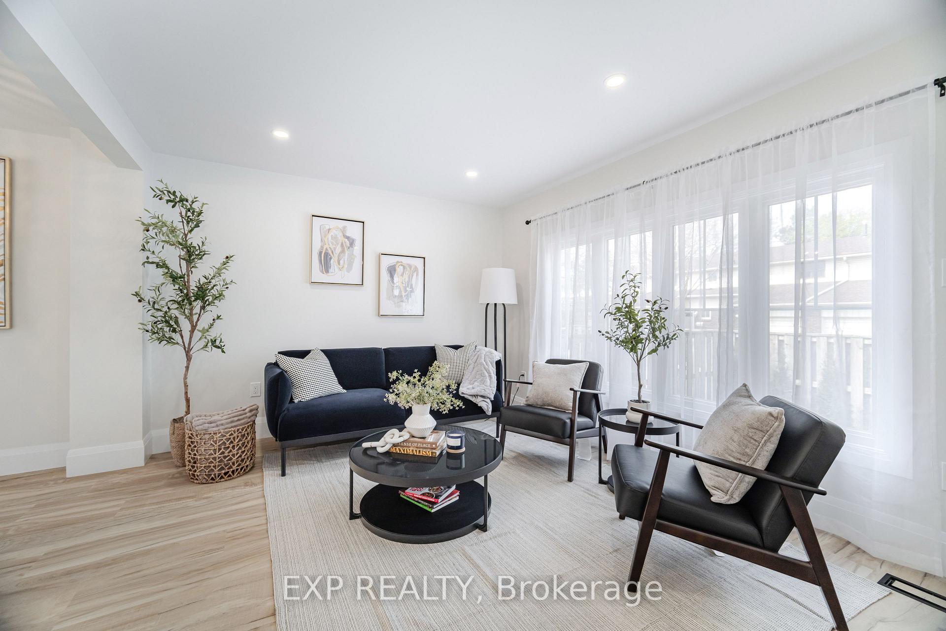 3 Bedrooms Condo at 120 Quigley,  Hamilton For sale