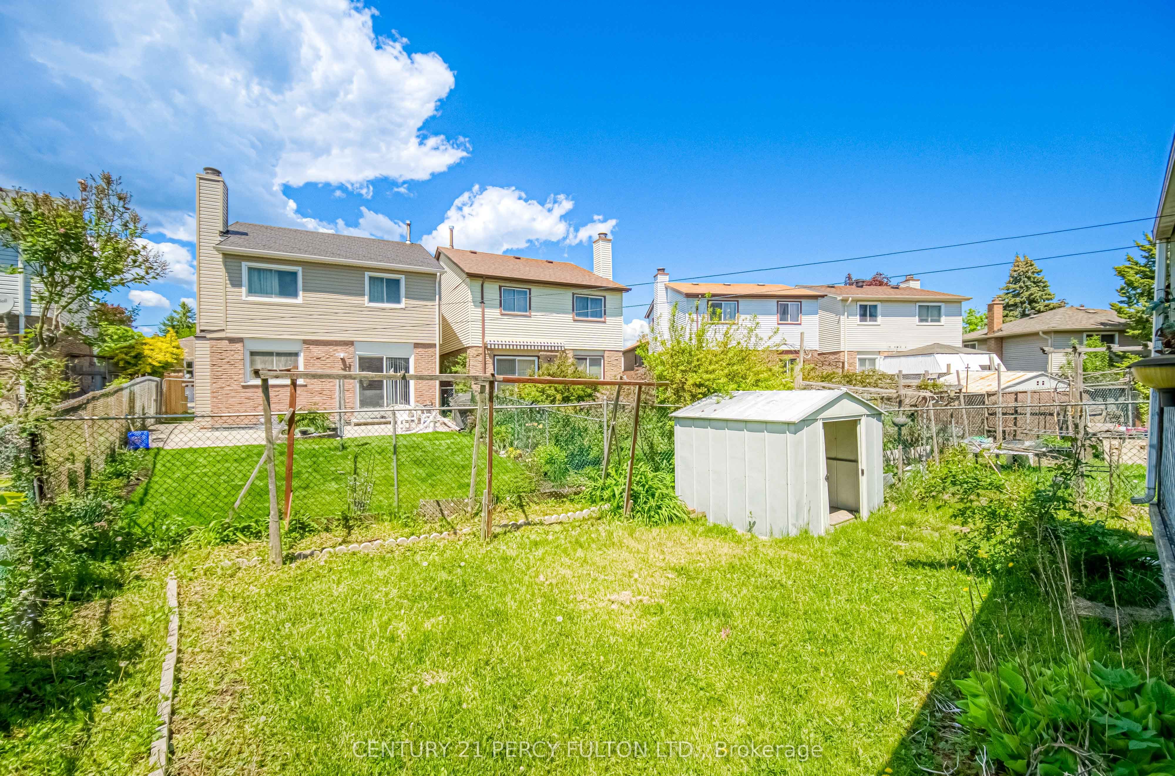 120 Granada Crescent