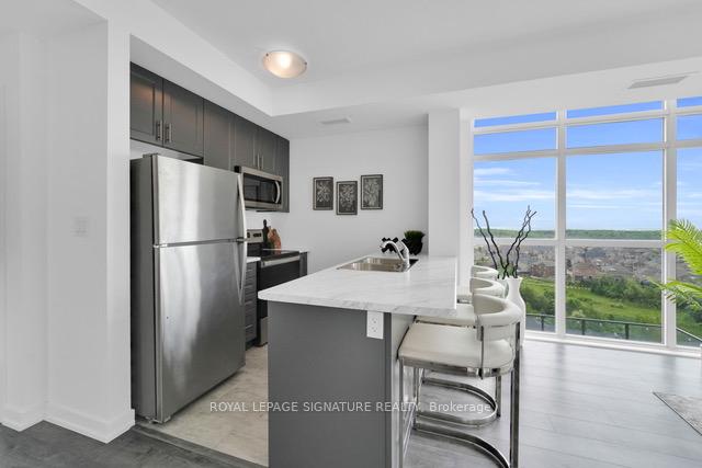 2 Bedrooms Condo at 450 Dundas, Hamilton For sale