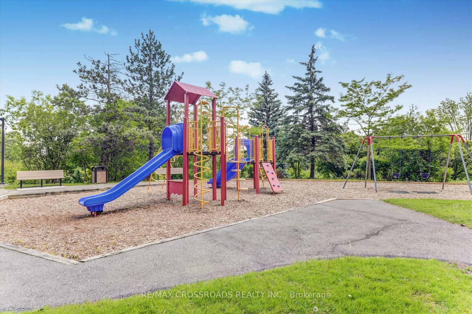 2 Bedrooms Condo at 1 Rowntree, Toronto For sale