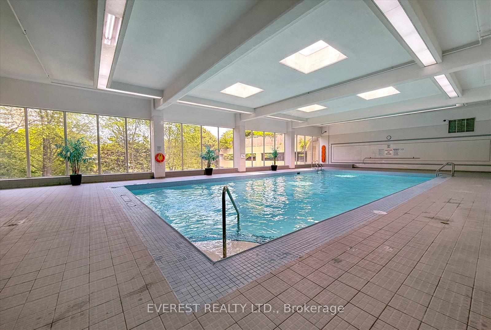 3 Bedrooms Condo at 3 Greystone Walk, Toronto For sale