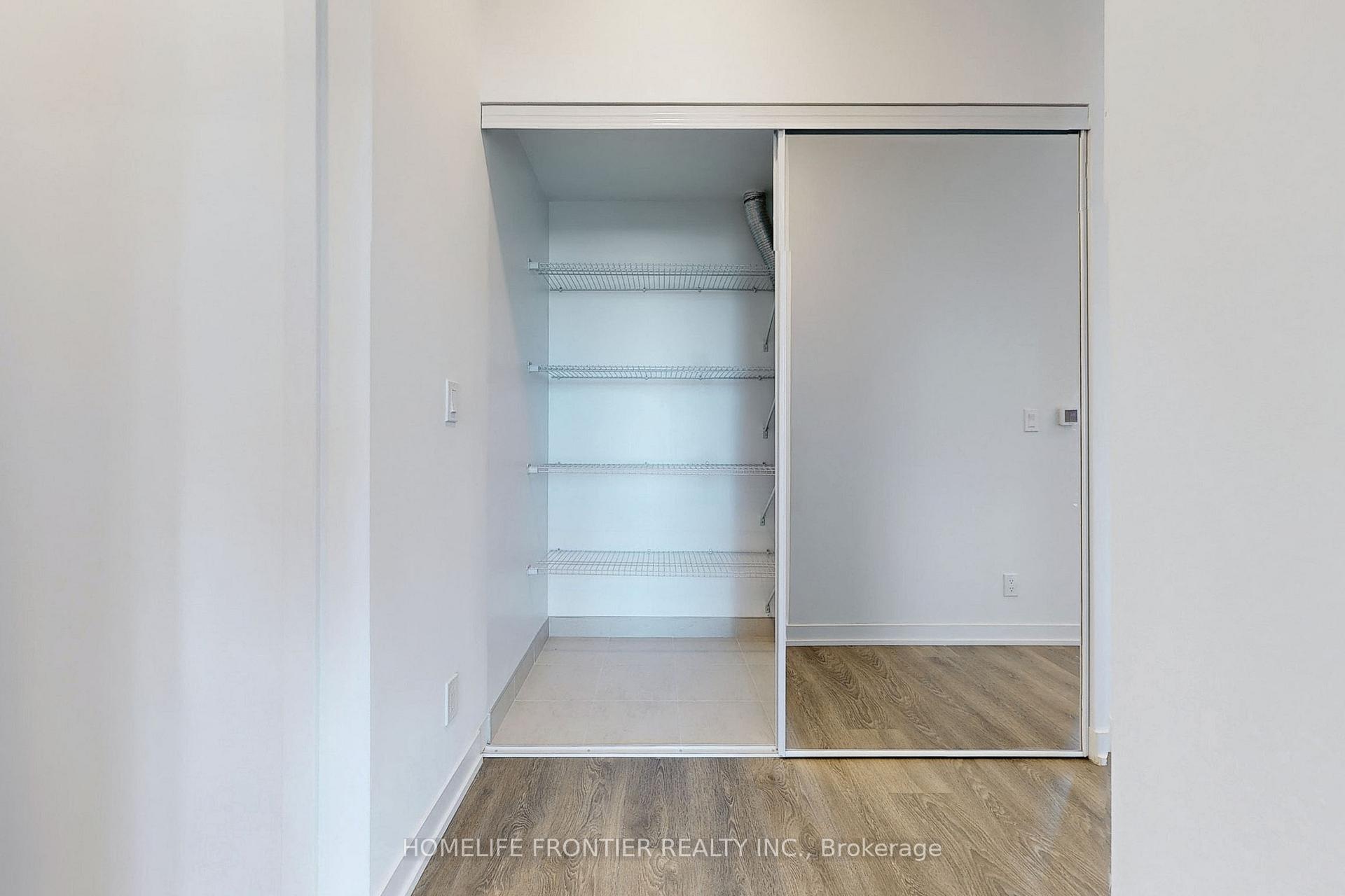 3 Bedrooms Condo at 7950 Bathurst, Vaughan For sale