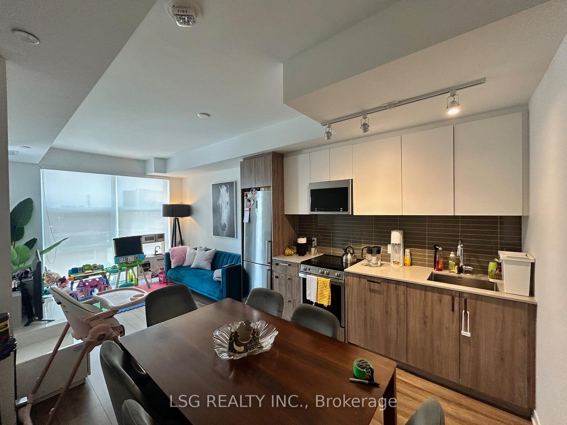 2 Bedrooms Condo at 1787 St Clair, Toronto For sale