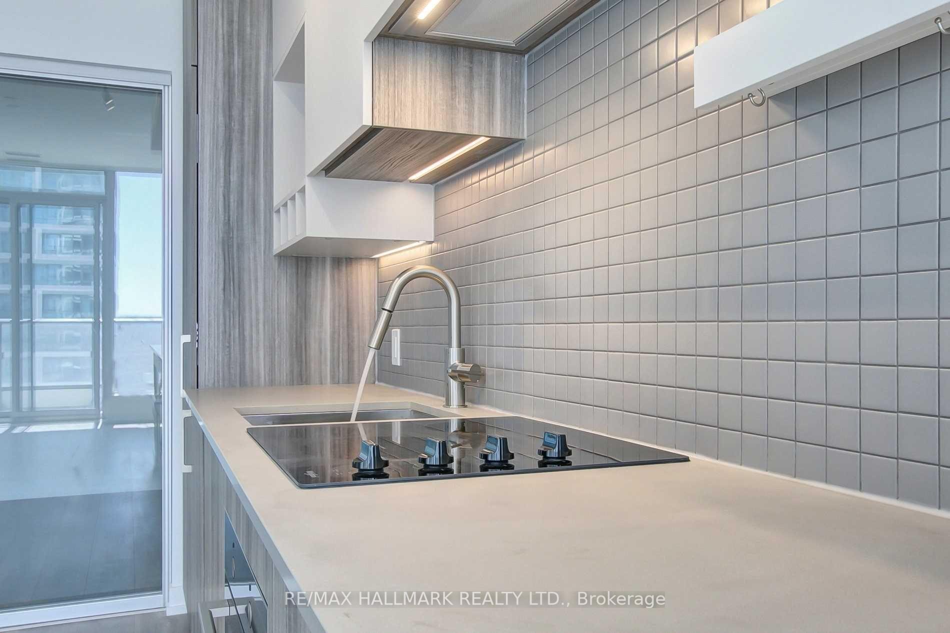 3 Bedrooms Condo at 898 Portage, Vaughan For sale