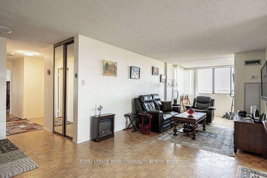 4 Bedrooms Condo at 133 Torresdale, Toronto For sale