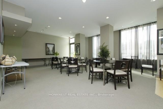 2 Bedrooms Condo at 68 Grangeway, Toronto For sale