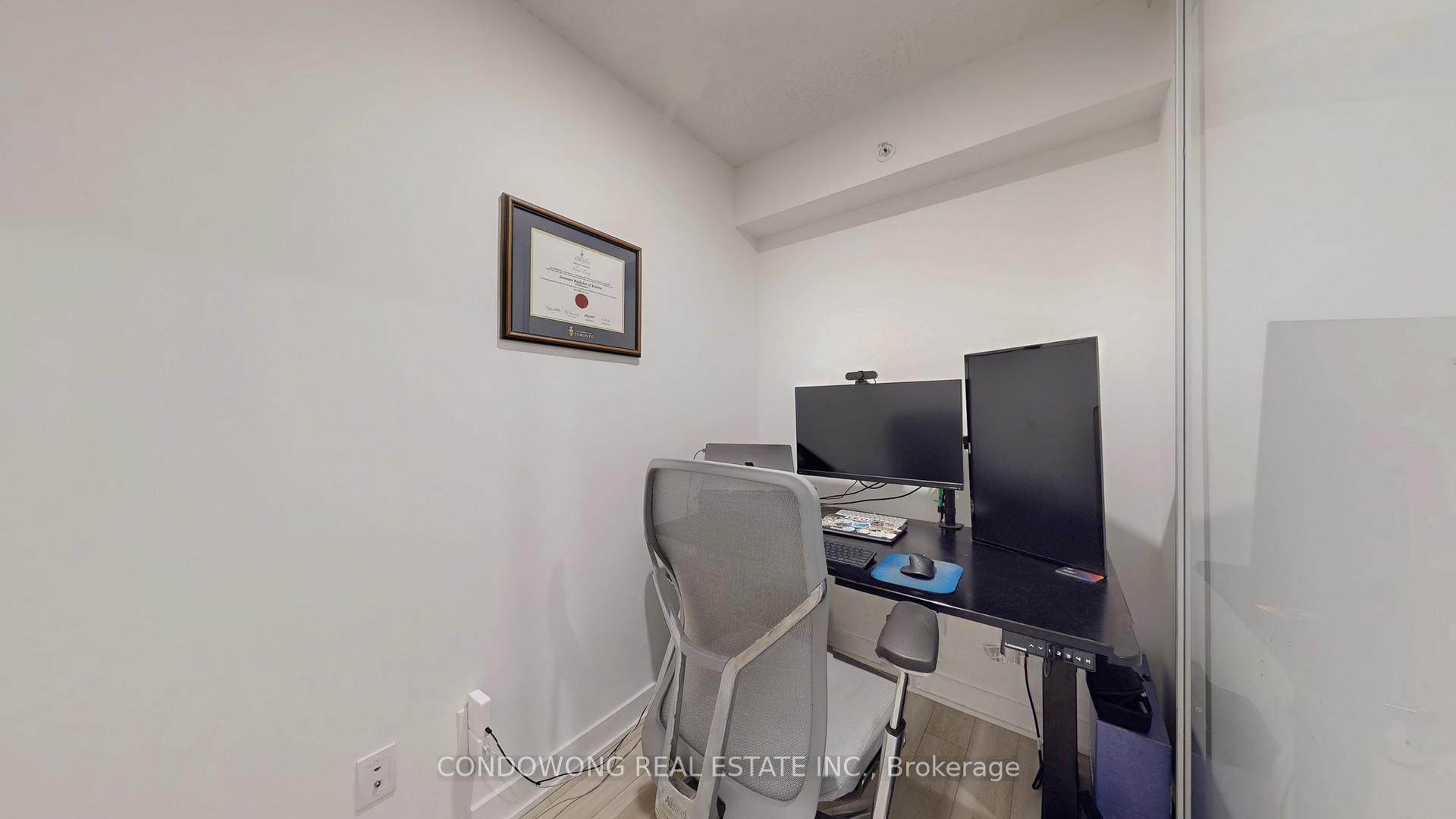 2 Bedrooms Condo at 17 Bathurst, Toronto For sale