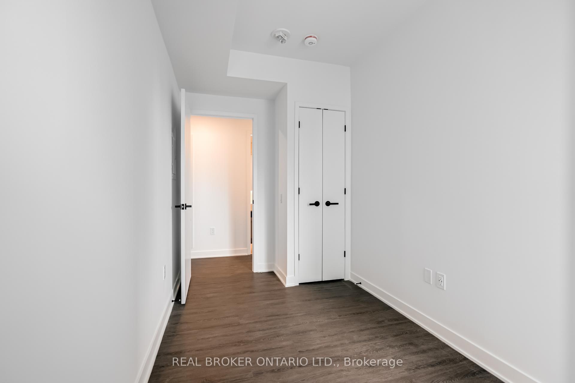 3 Bedrooms Condo at 55 Charles St, Toronto For sale