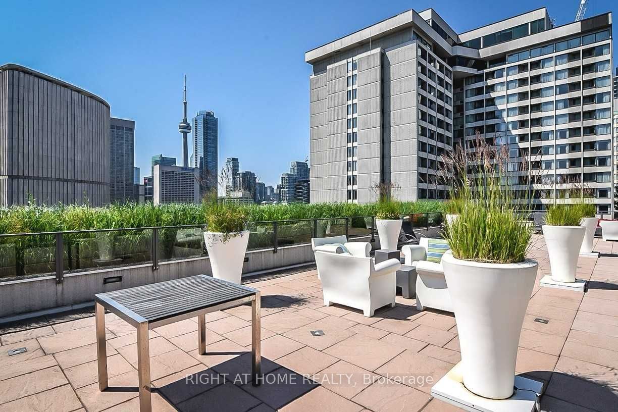 111 Elizabeth Street, #1702