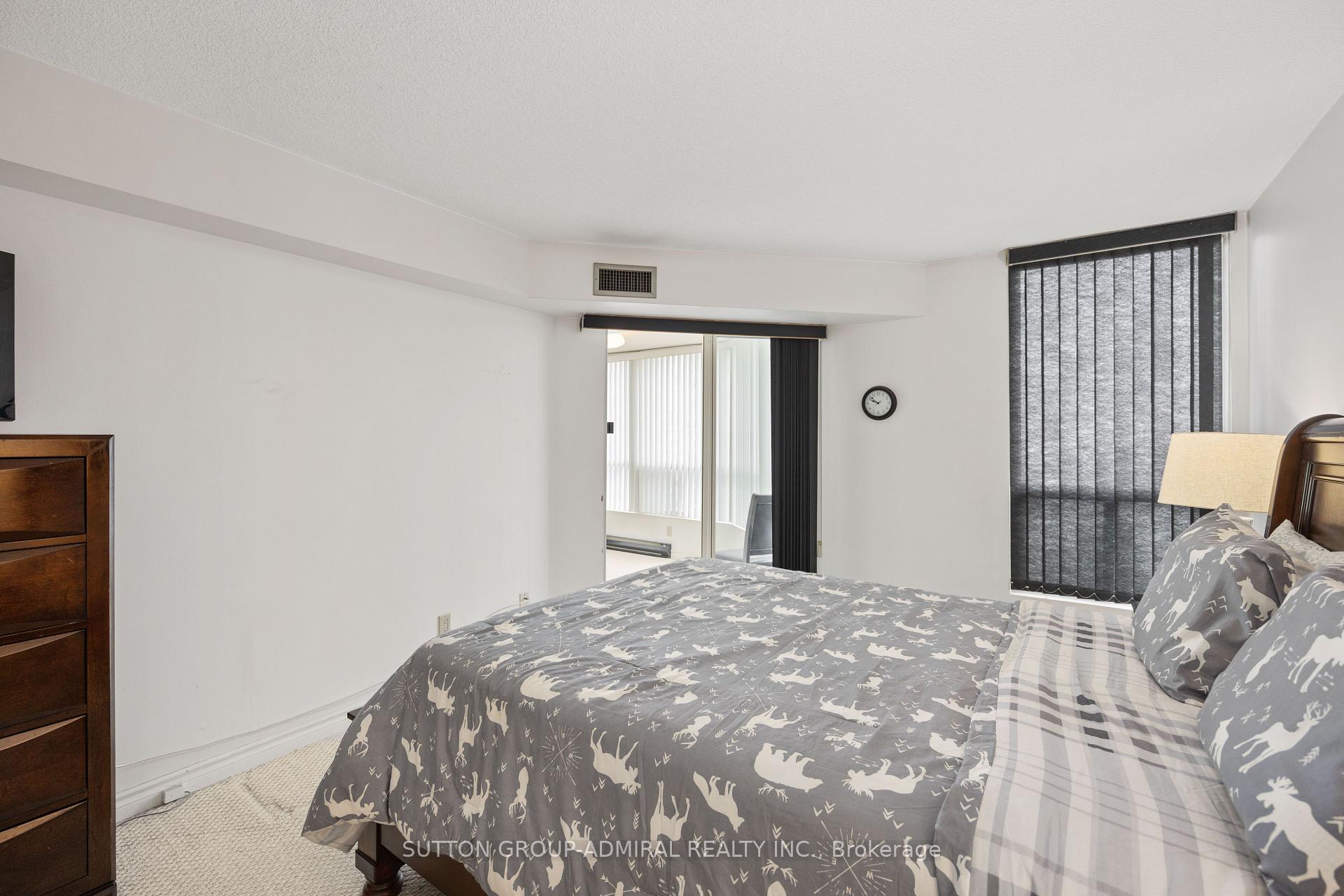 3 Bedrooms Condo at 4460 Tucana, Mississauga For sale