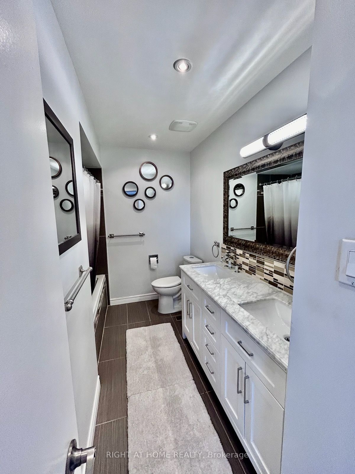 725 Vermouth Avenue, #39