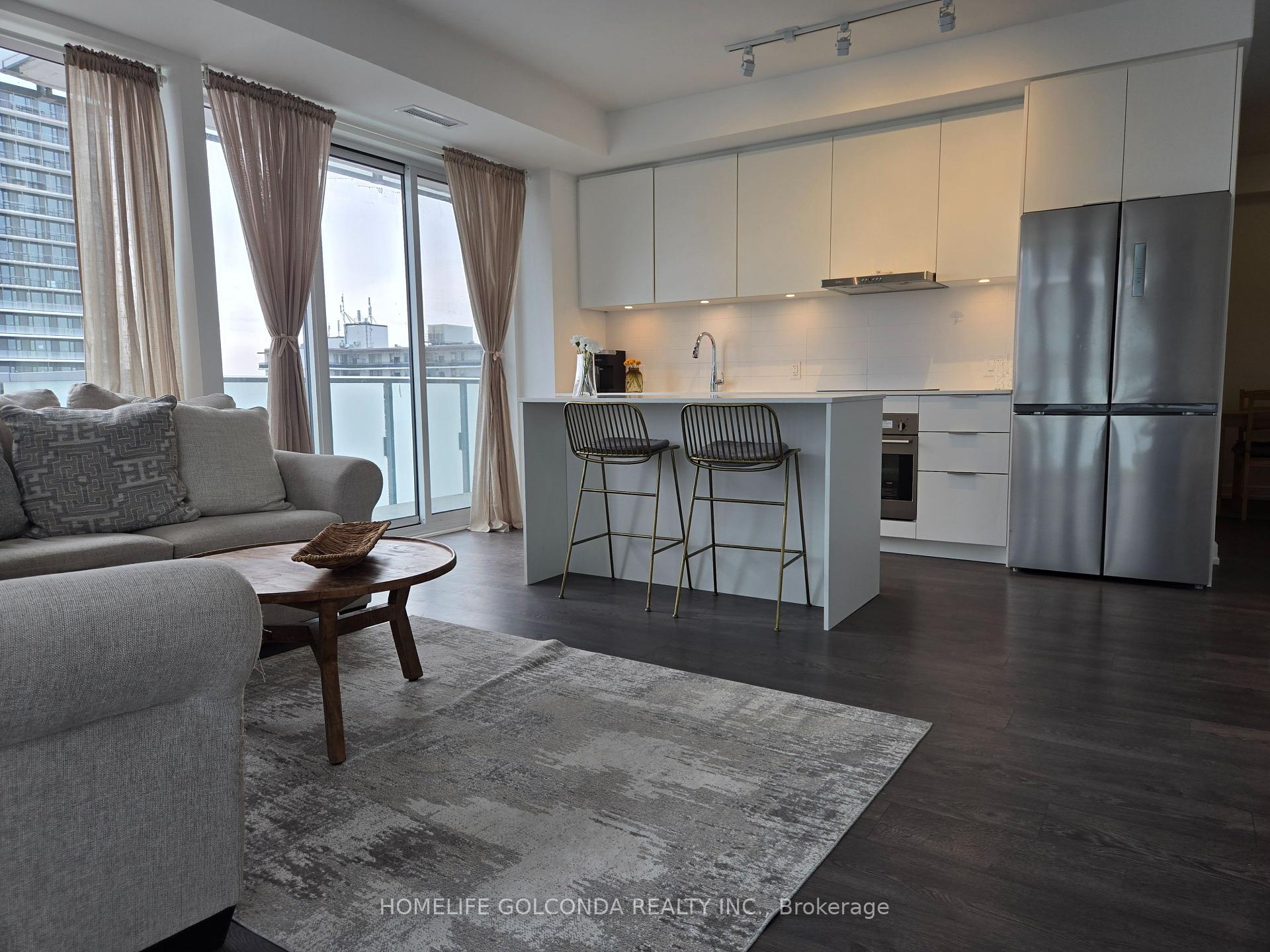 3 Bedrooms Condo at 7 Golden Lion, Toronto For sale