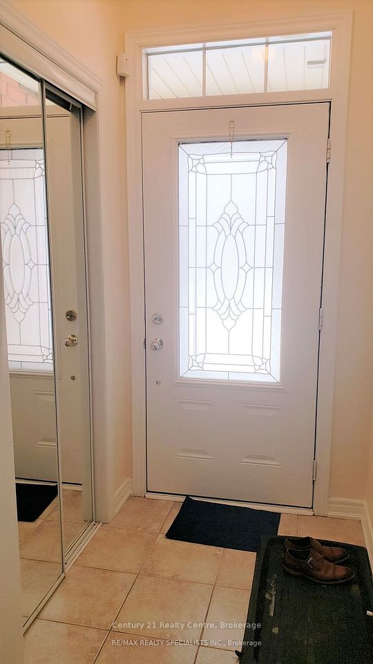9 Fawson Cove Way, Brampton, ON L6R 0G7