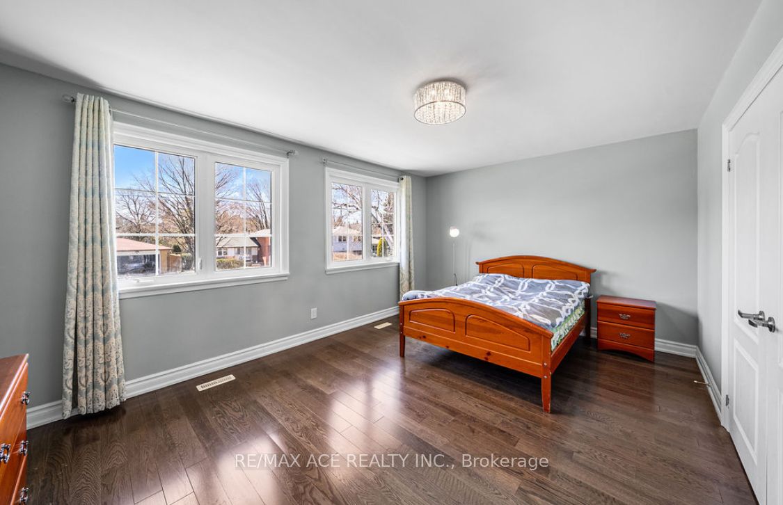 6 Oldborough Circle