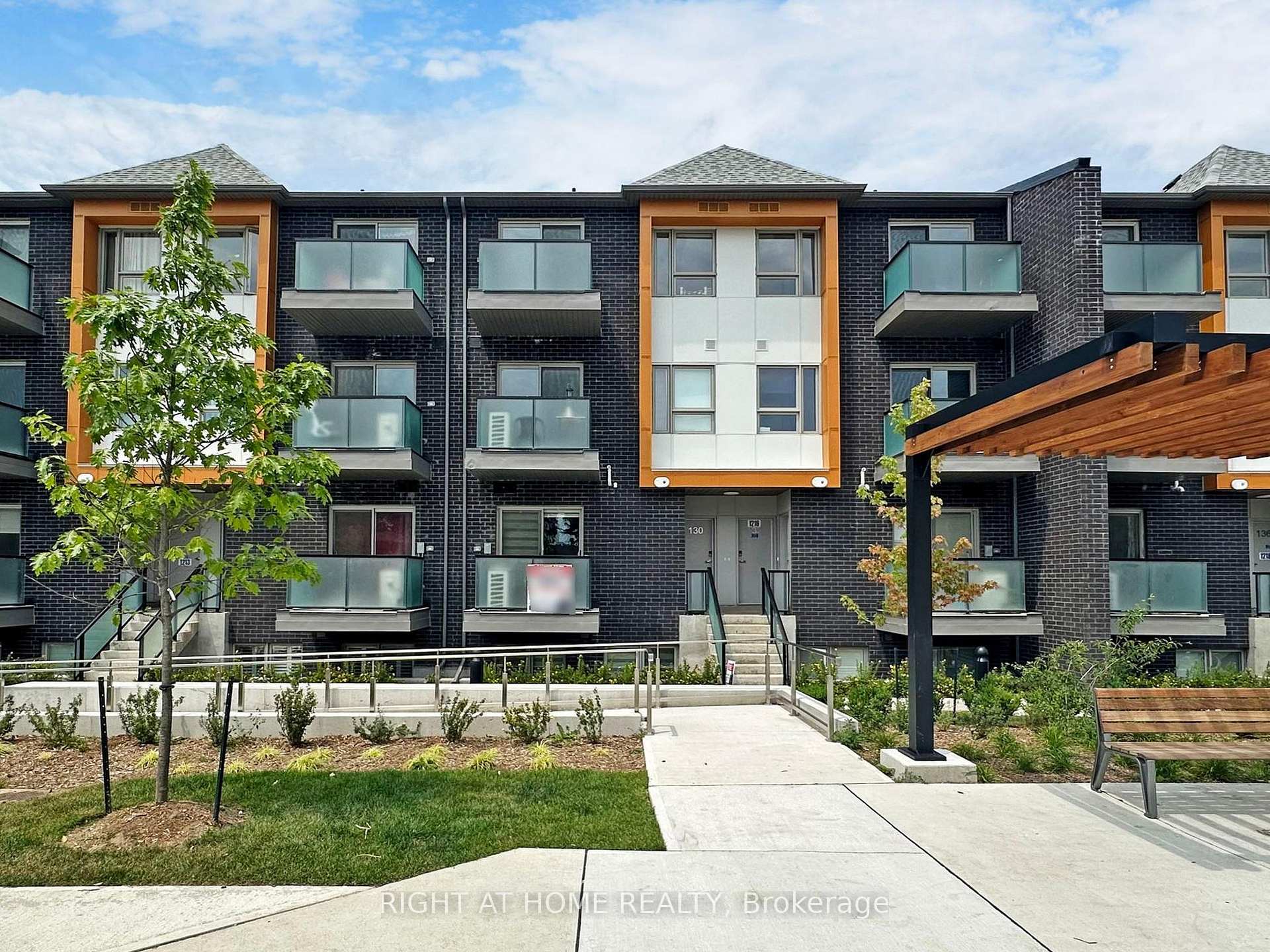 2 Bedrooms Condo at 1081 Danforth,  Toronto For sale
