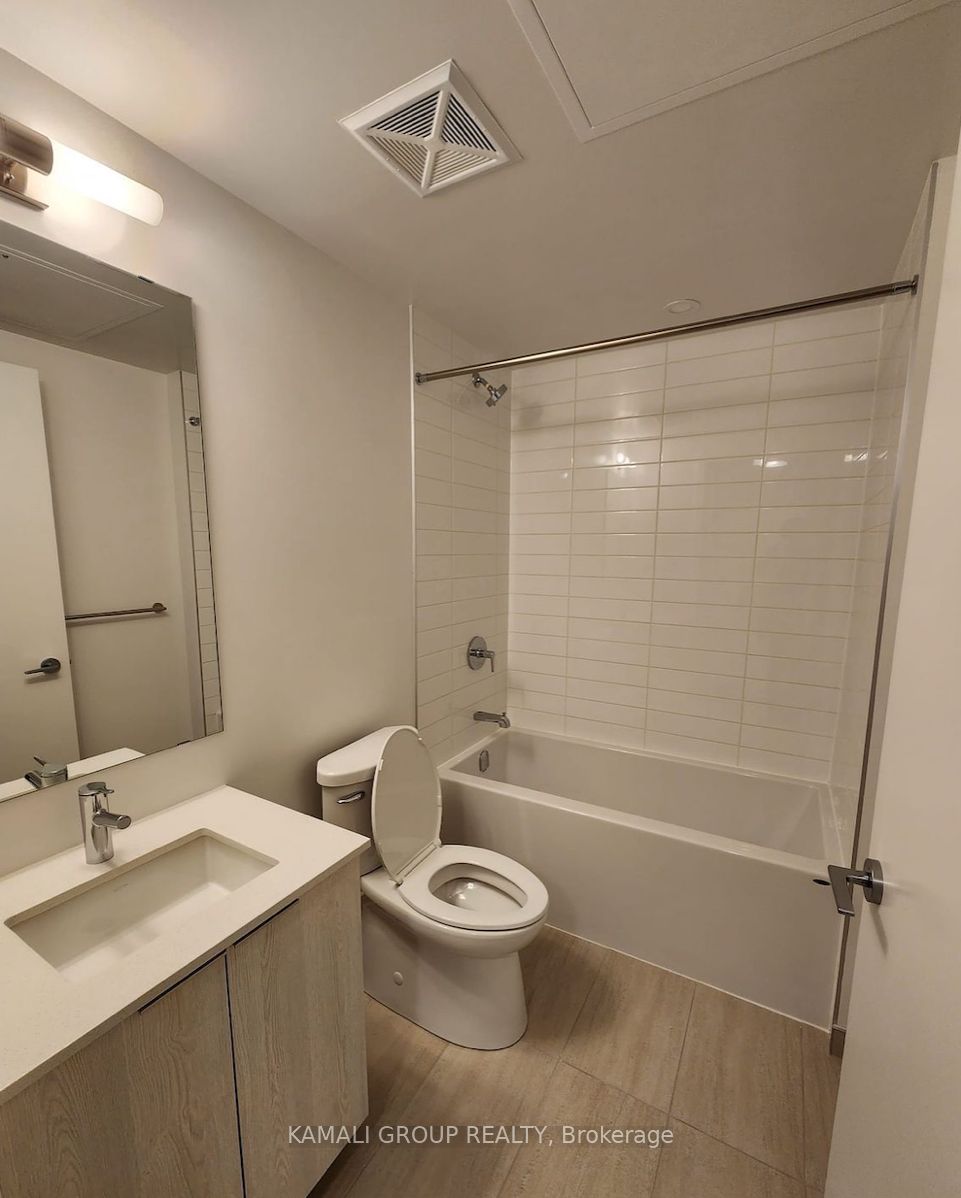 357 King Street W, #3707