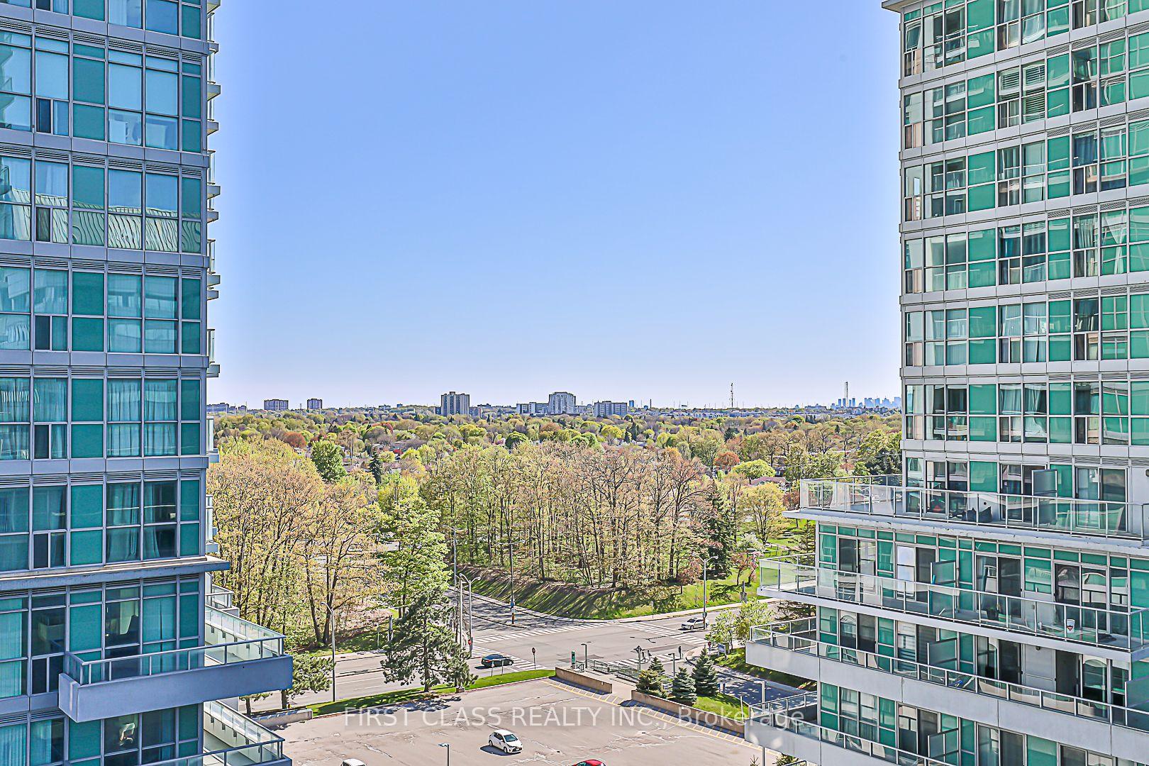 1 Bedroom Condo at 70 Town Centre, Toronto For sale