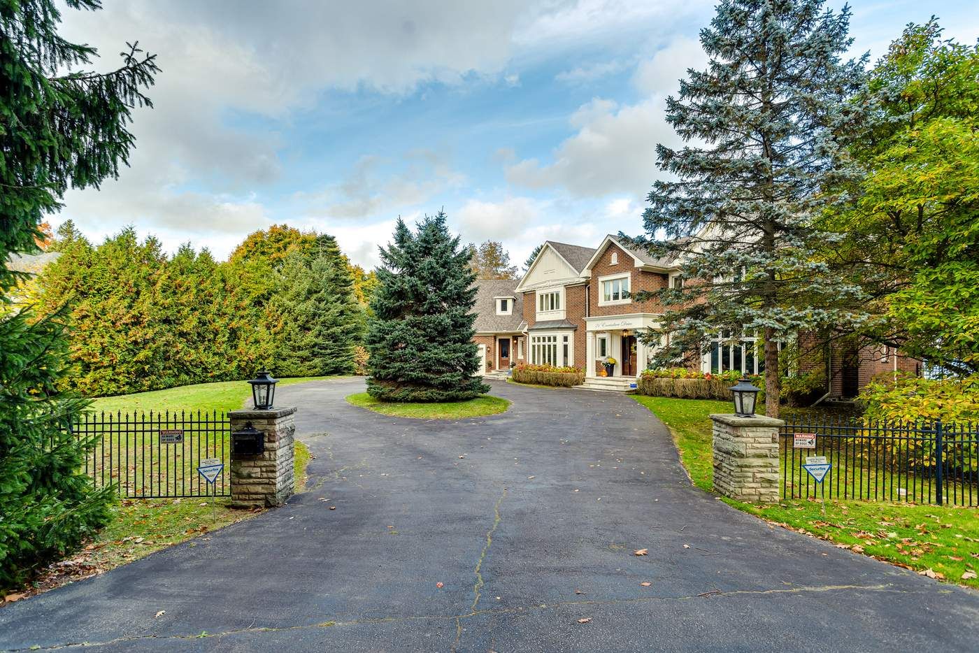 21 Ennisclare Drive