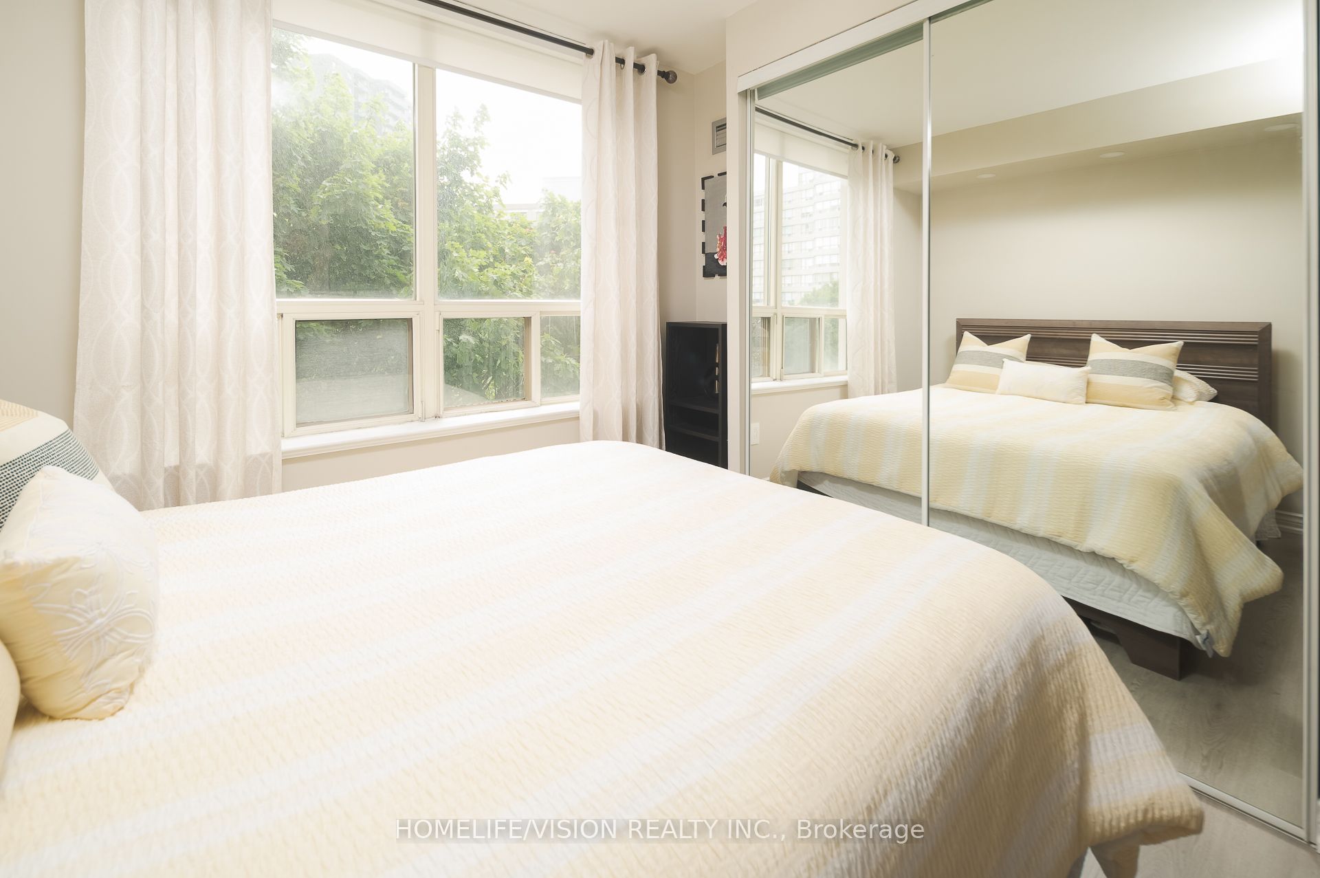 7 Townsgate Drive, #413