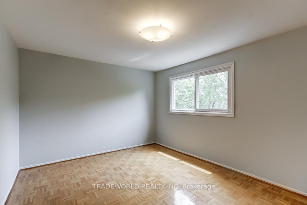 3 Bedrooms Condo at 50 Brookmill, Toronto For sale